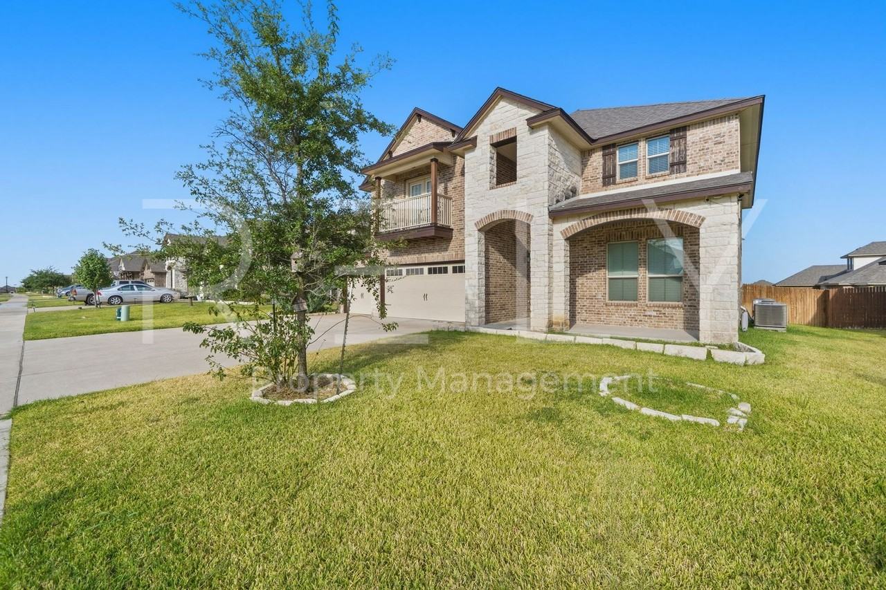 2512 Arno St - Photo 3 of 50