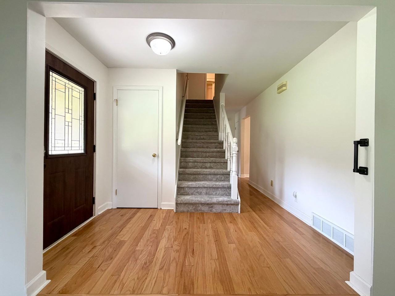6330 Kies St Ne - Photo 3 of 14
