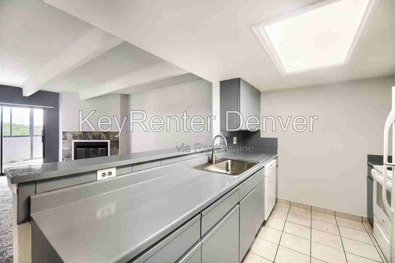 1011 S Ironton St #403 - Photo 7 of 18