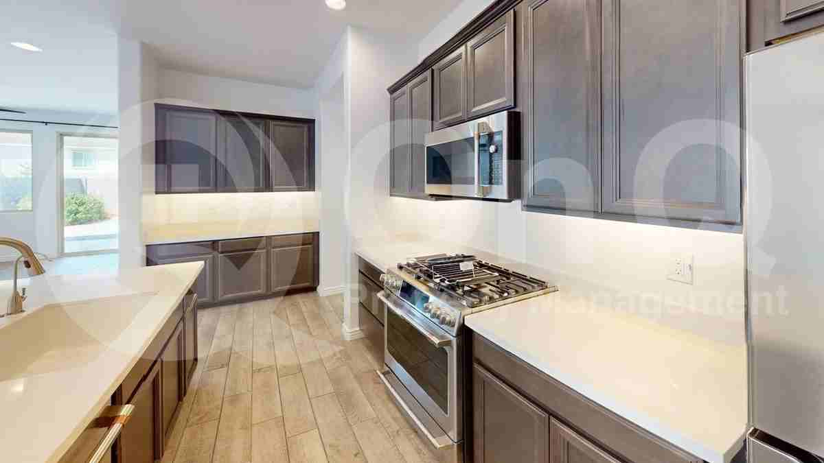 12846 W Lawrence Rd - Photo 3 of 28