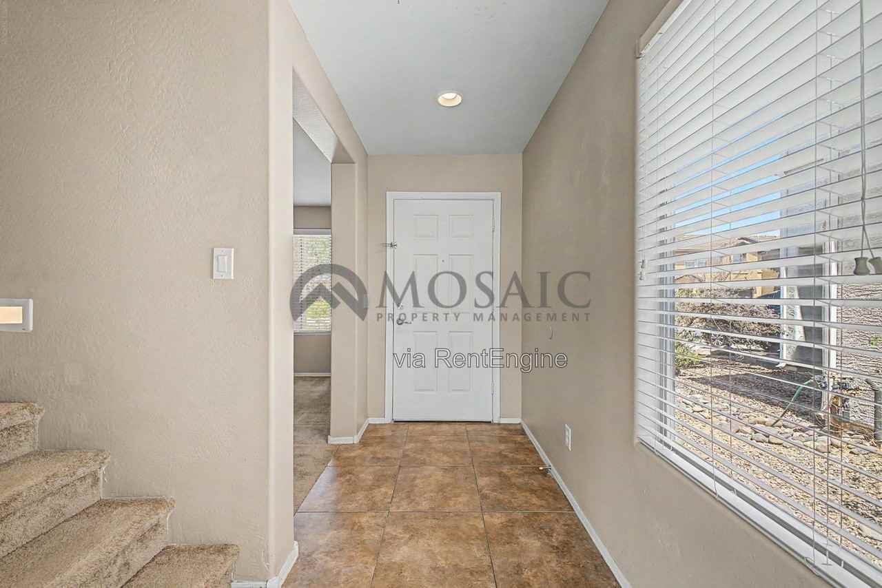 8047 W Georgetown Way - Photo 7 of 44