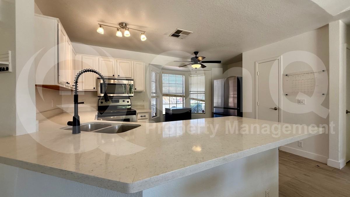 3961 W Saragosa St - Photo 5 of 23