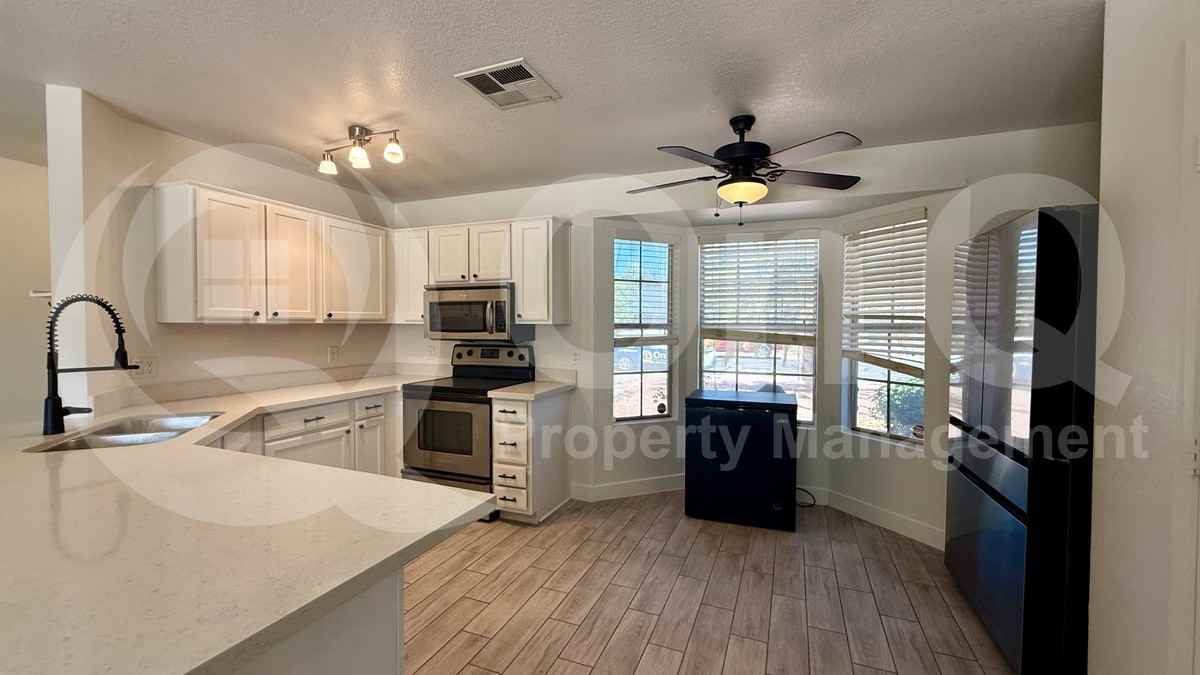 3961 W Saragosa St - Photo 6 of 23