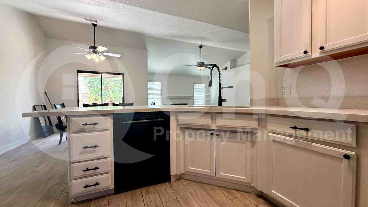 3961 W Saragosa St - Photo 7 of 23