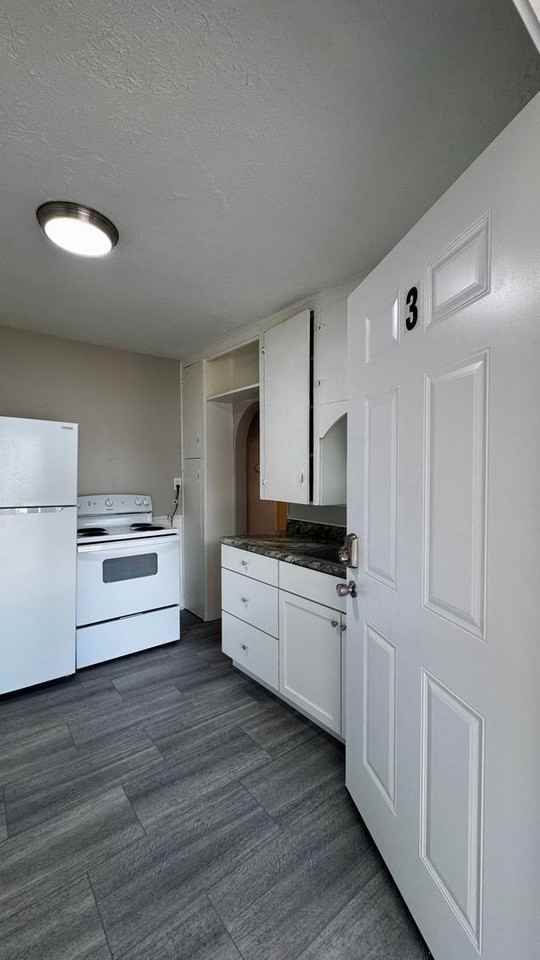 2270 S Getty St #3 - Photo 4 of 13
