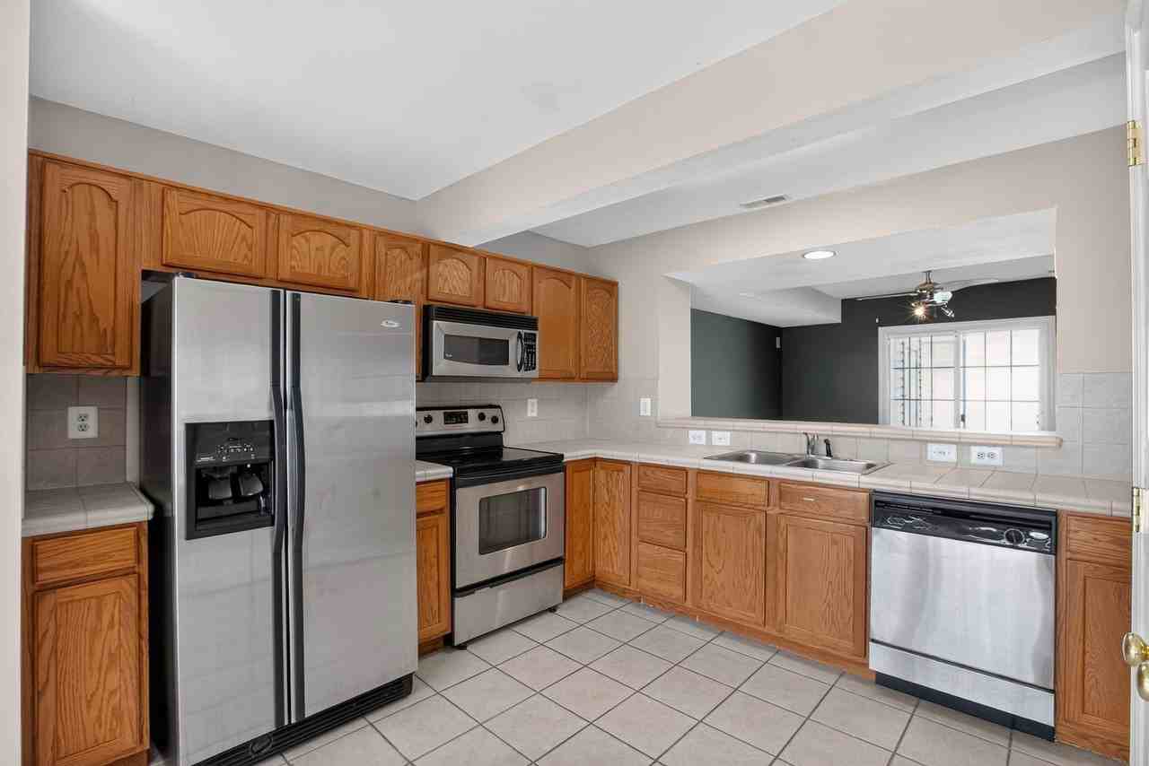 46090 Maria Way - Photo 3 of 16