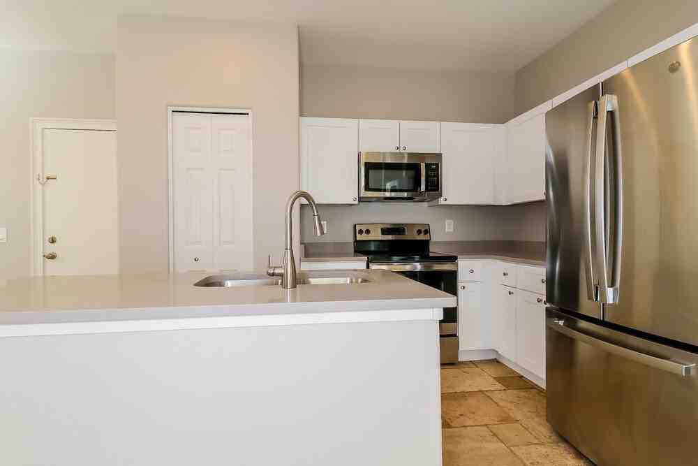 3012 S 101st Ave - Photo 7 of 17
