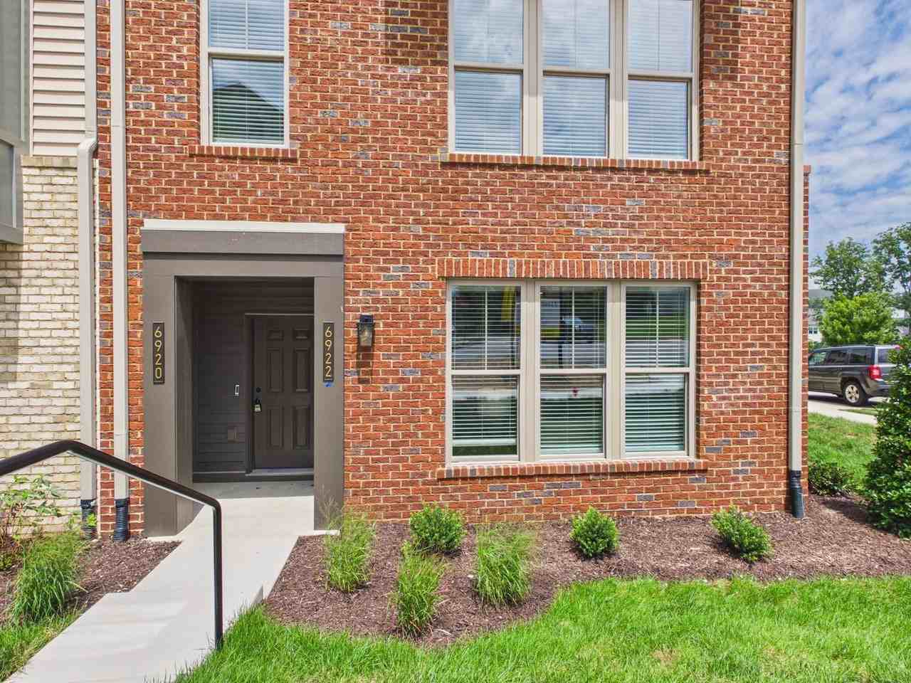 6801 Cosby Village Ter - Photo 4 of 34