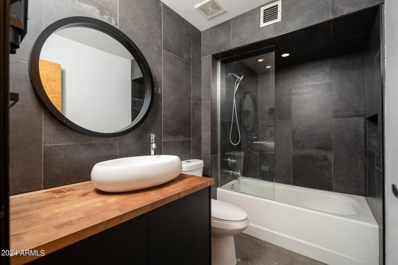 537 E Willetta St #4 - Photo 3 of 33