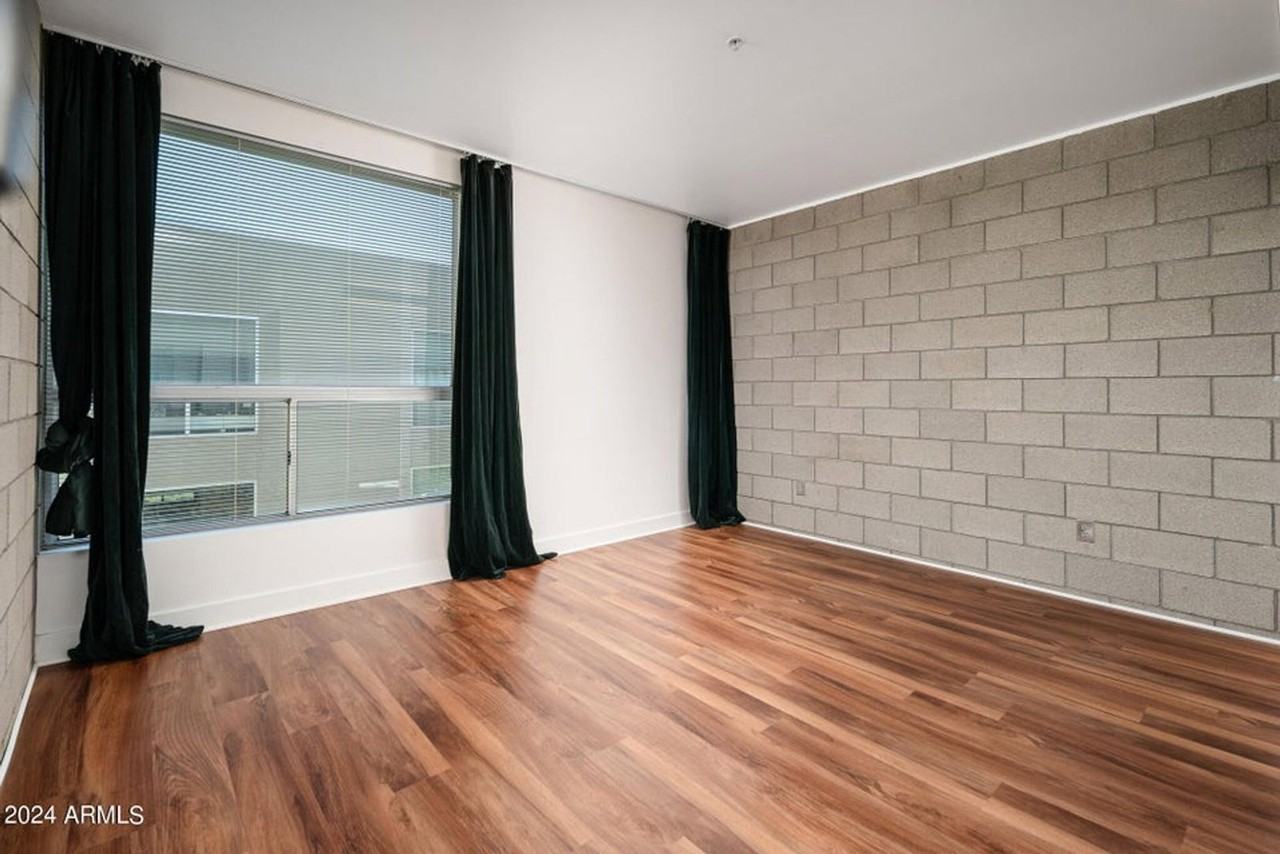 537 E Willetta St #4 - Photo 5 of 33