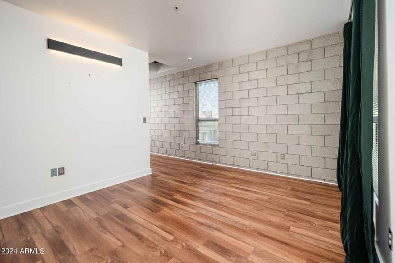 537 E Willetta St #4 - Photo 6 of 33