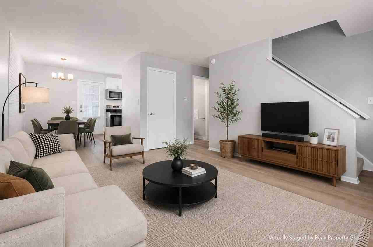 95 Illinois Ave - Photo 2 of 20
