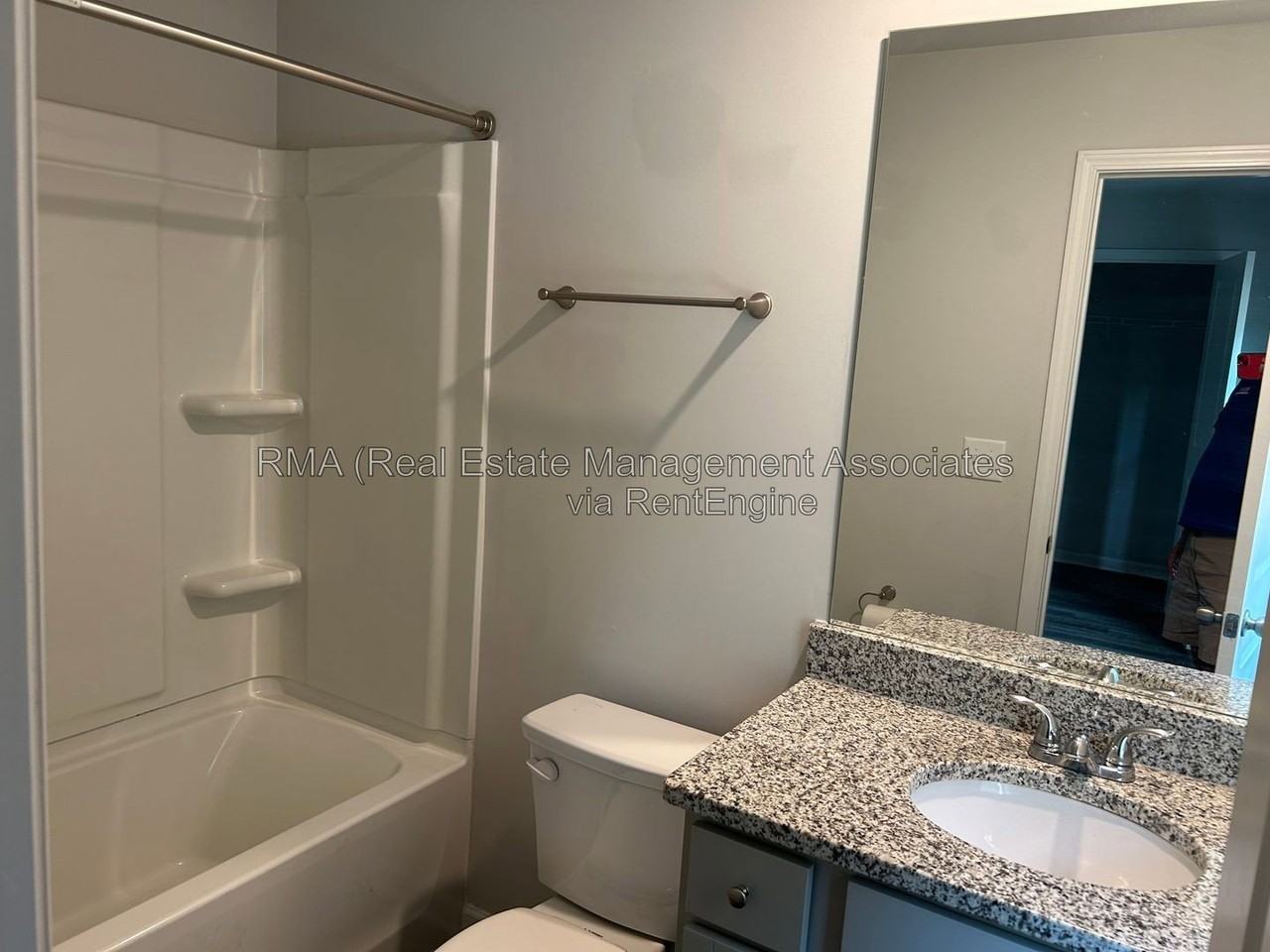 1804 Carrington Dr - Photo 5 of 8