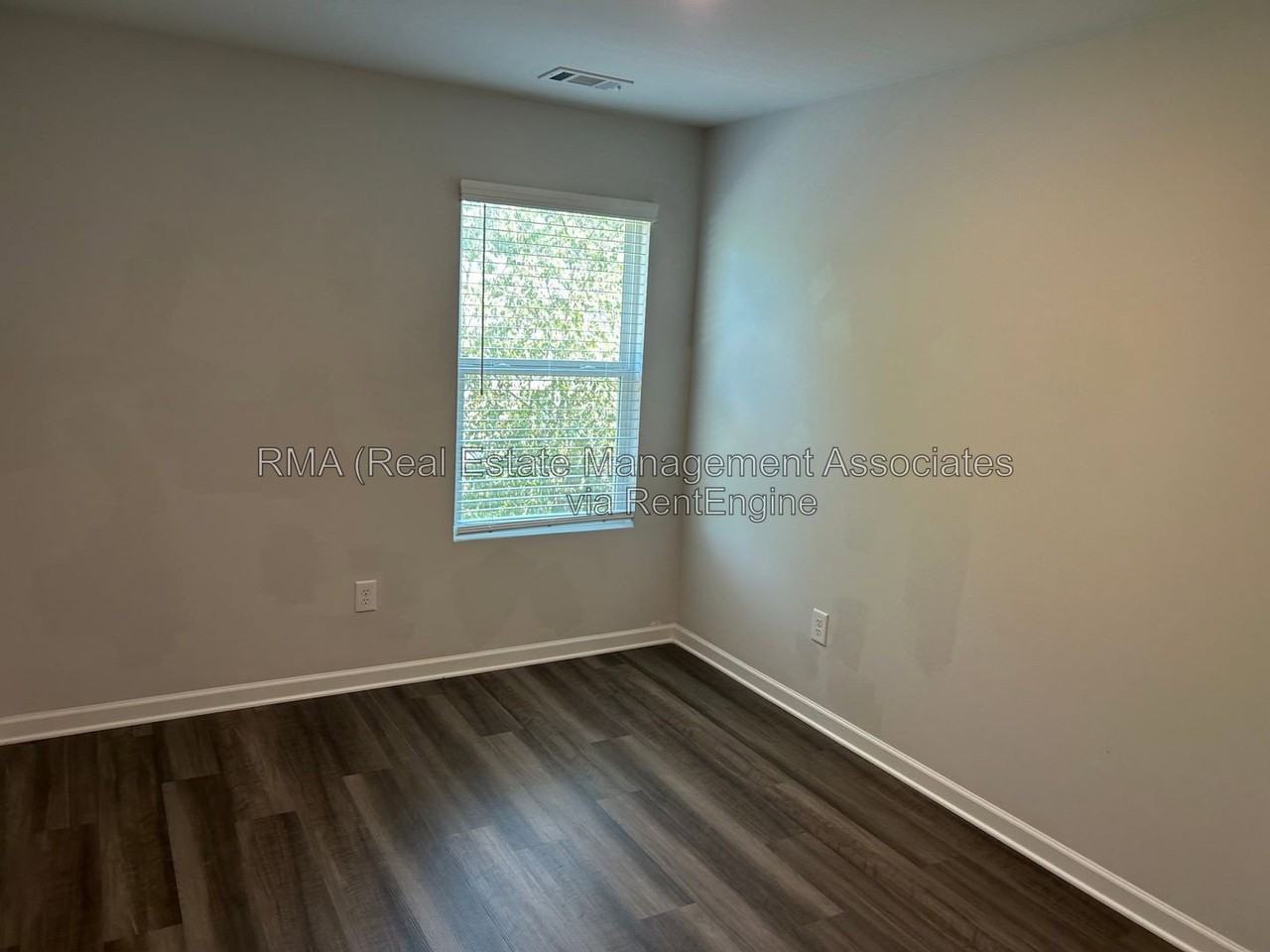 1804 Carrington Dr - Photo 7 of 8