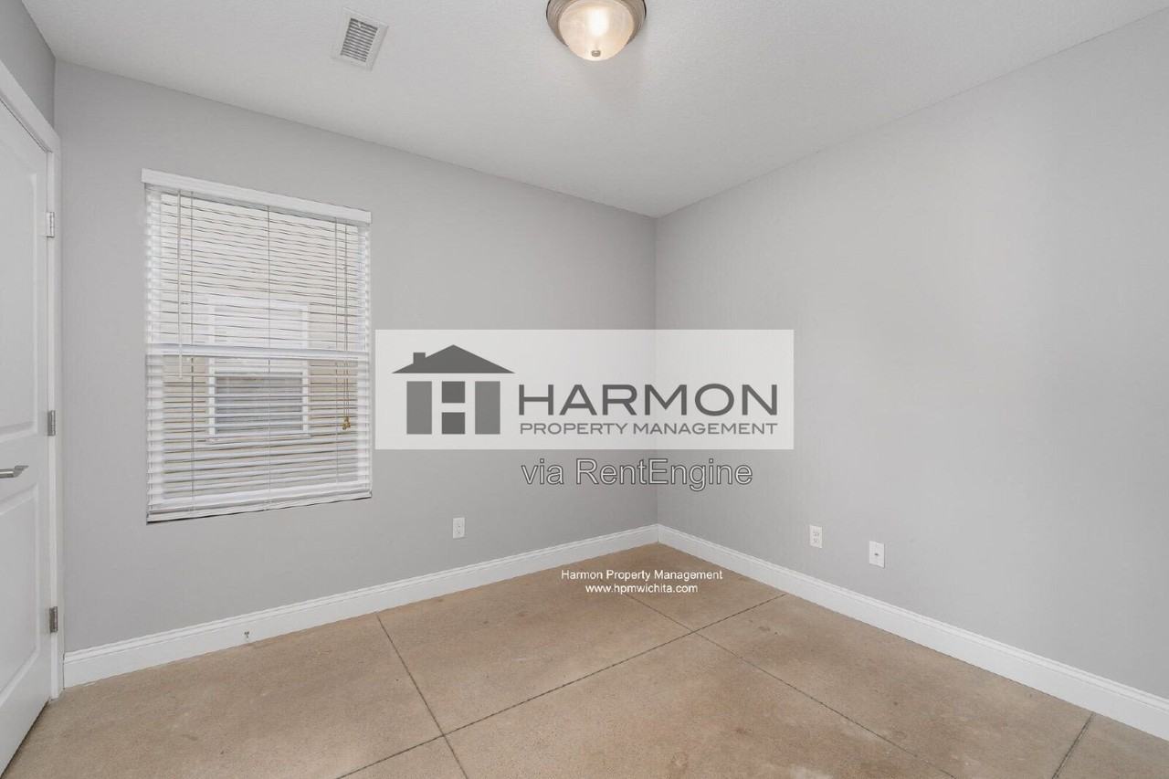 5326 N Hillside Ave #116 - Photo 7 of 15