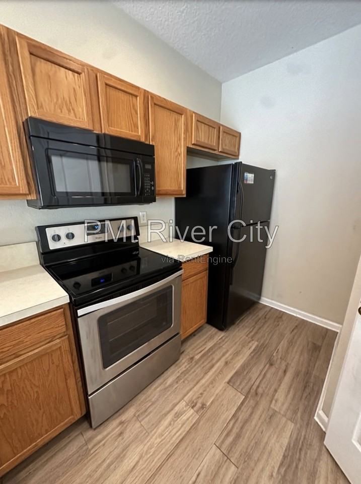 1740 Biscayne Bay Cir - Photo 3 of 40