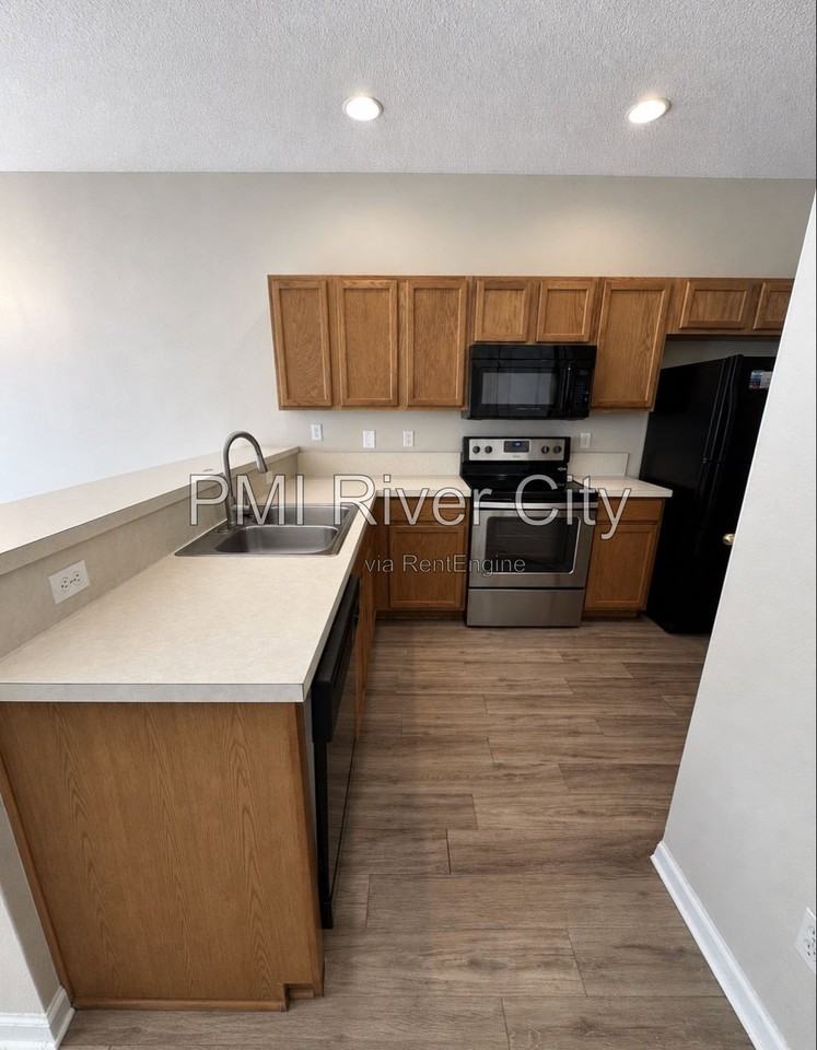 1740 Biscayne Bay Cir - Photo 4 of 40