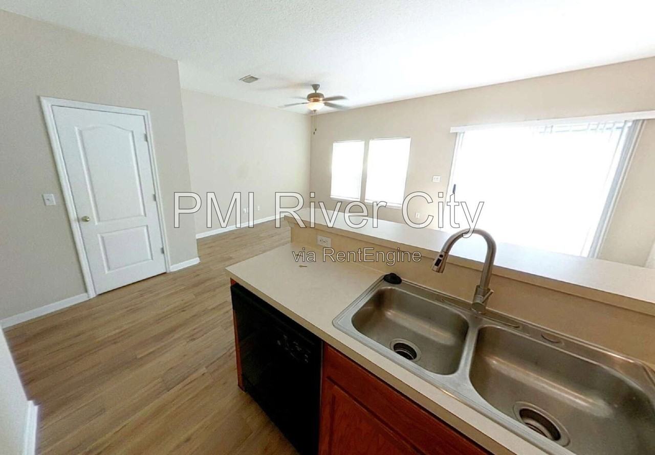 1740 Biscayne Bay Cir - Photo 5 of 40