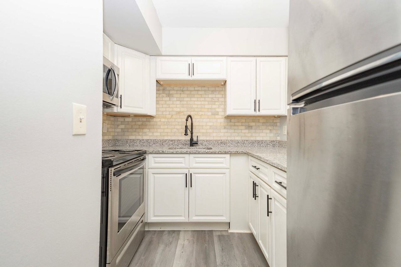6419 Montgomery Rd #A6 - Photo 5 of 15