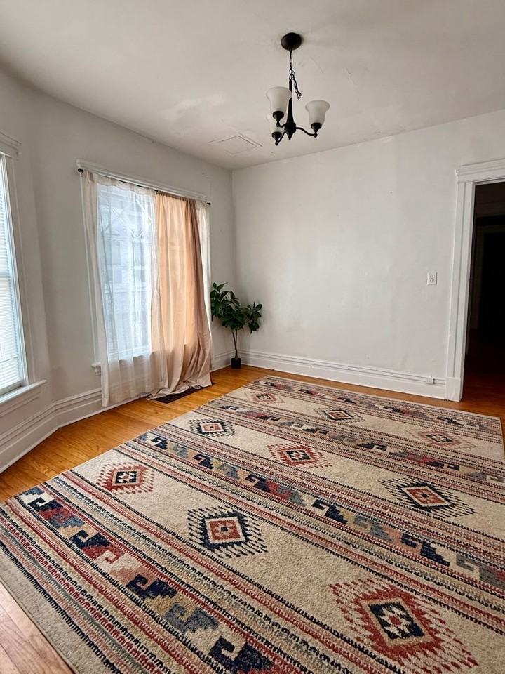 413 Locust St #1 - Photo 4 of 15