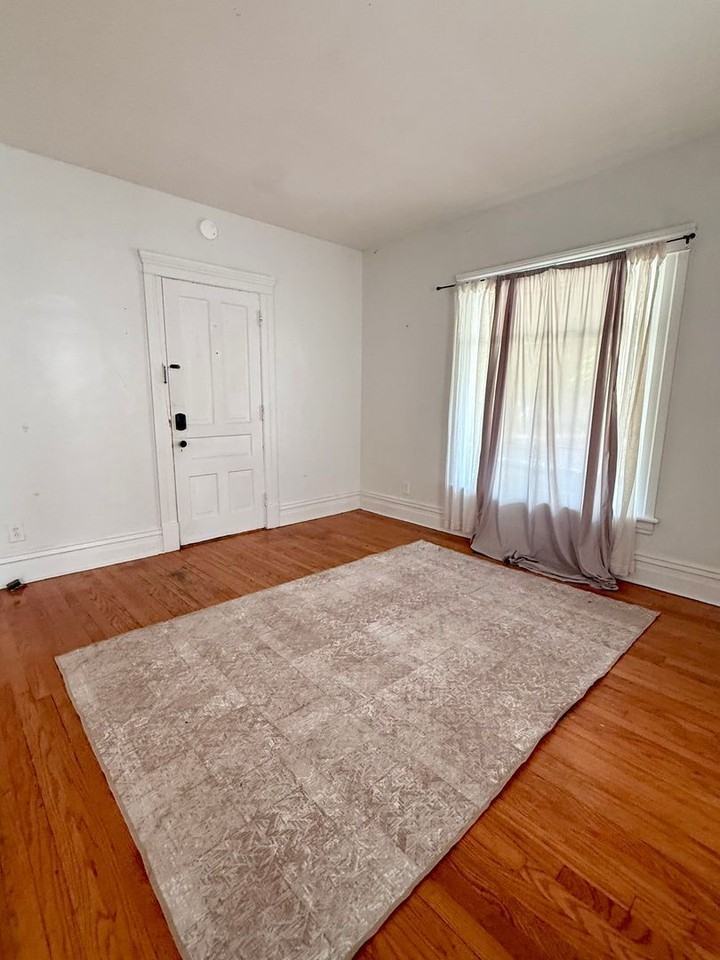 413 Locust St #1 - Photo 7 of 15
