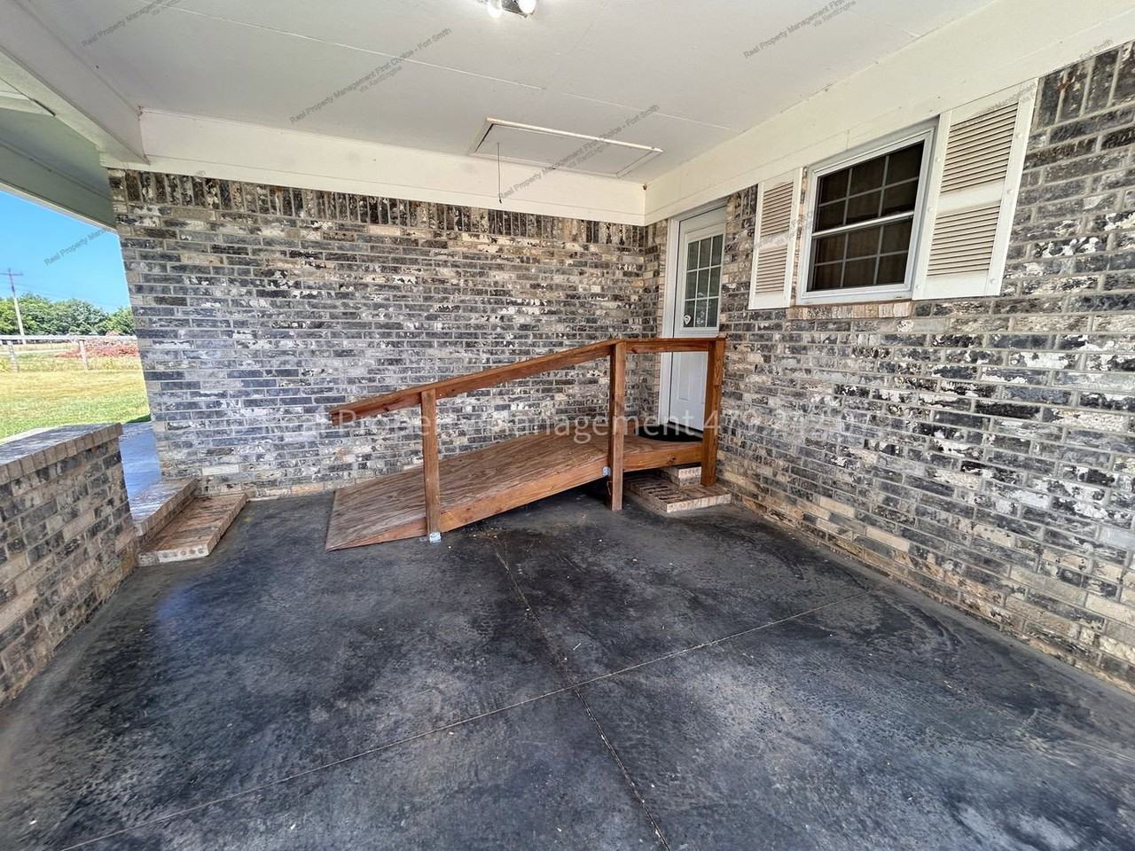 4314 Palestine Rd - Photo 4 of 40