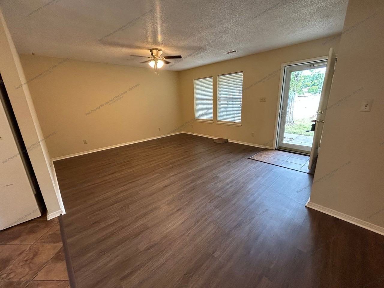 1413 Grand Oak Dr - Photo 3 of 25