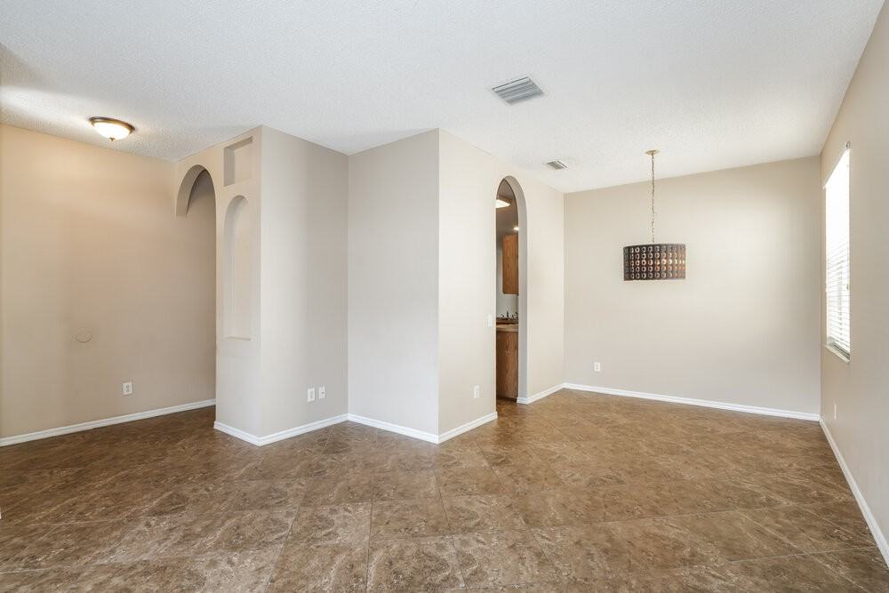1235 Brooke View Dr - Photo 3 of 16
