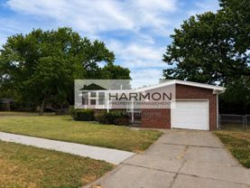 944 W 34th St S - Photo 1 of 1
