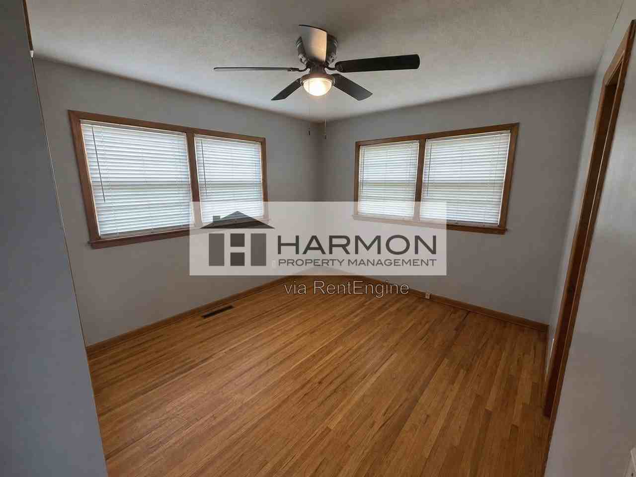 944 W 34th St S - Photo 3 of 10