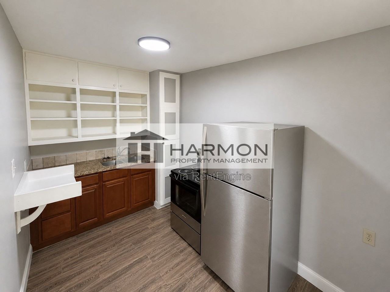258 N Elizabeth St - Photo 3 of 4