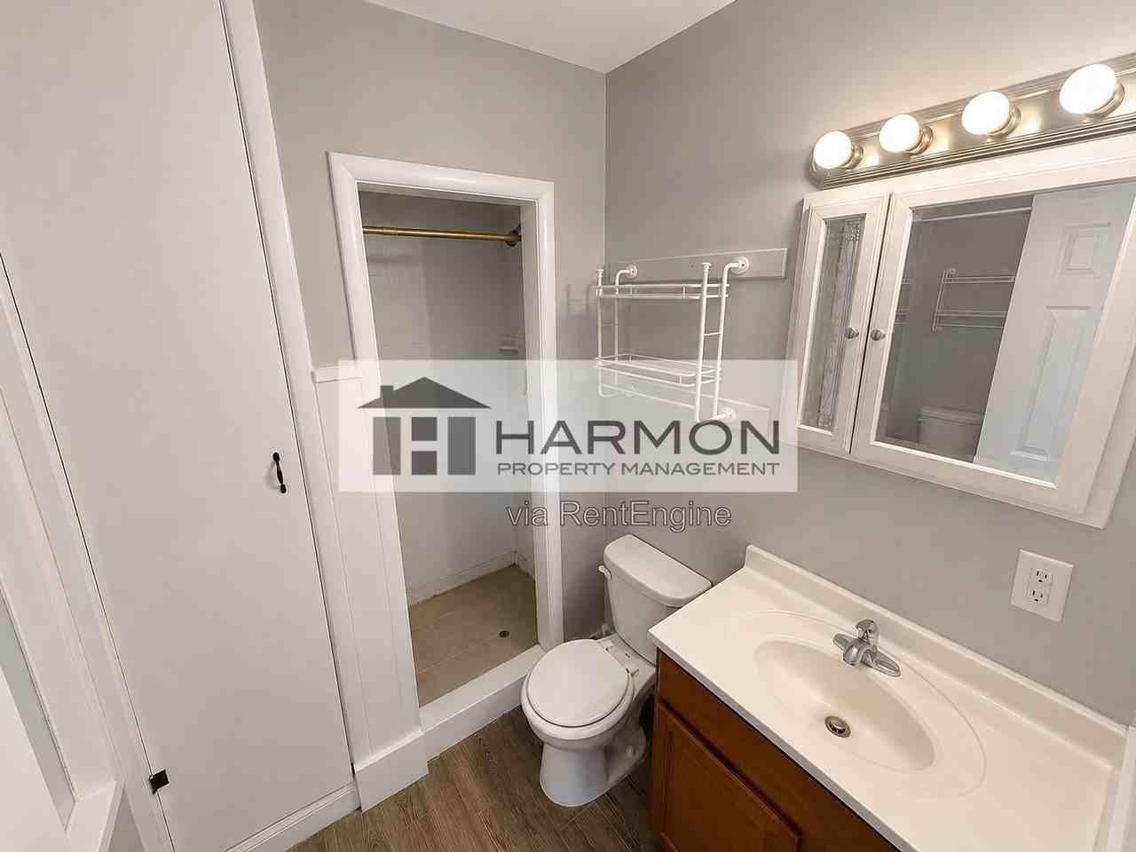 258 N Elizabeth St - Photo 4 of 4