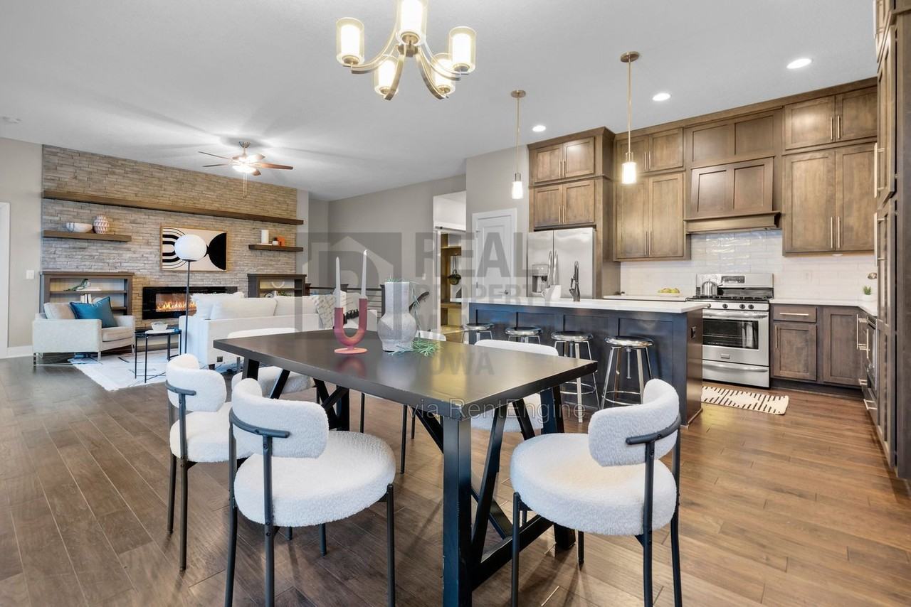 16893 Madison Circle - Photo 4 of 35