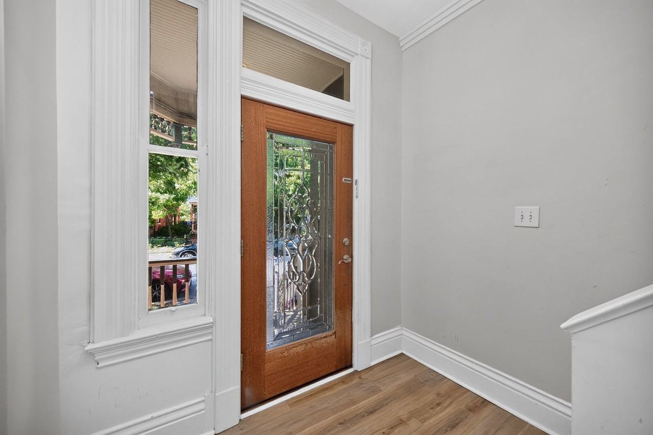 323 Park Ave - Photo 6 of 30