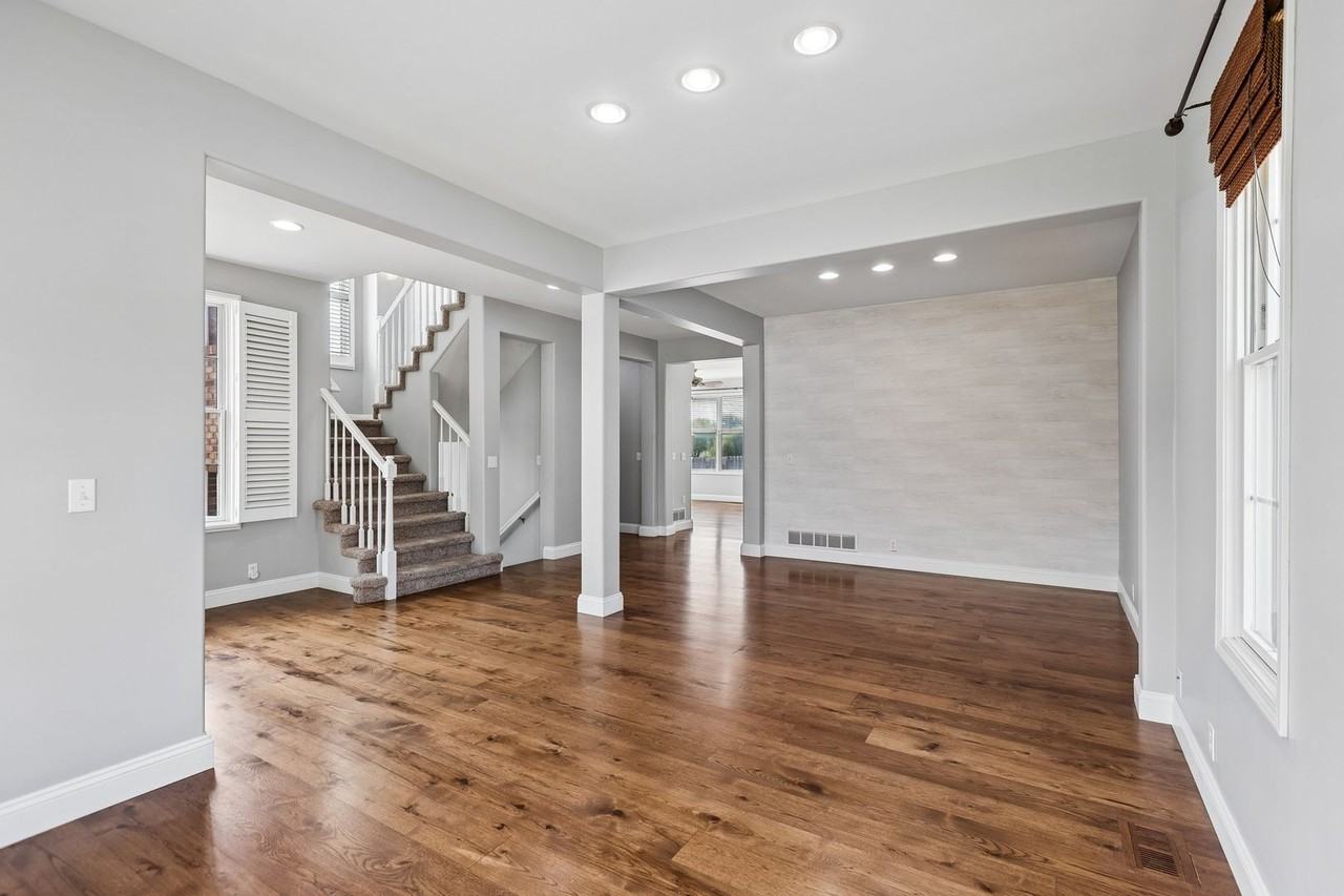 18353 Harney St - Photo 6 of 42