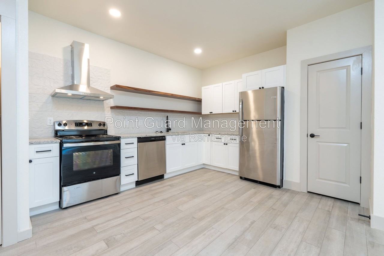 1230 N Greenwich Rd #2303