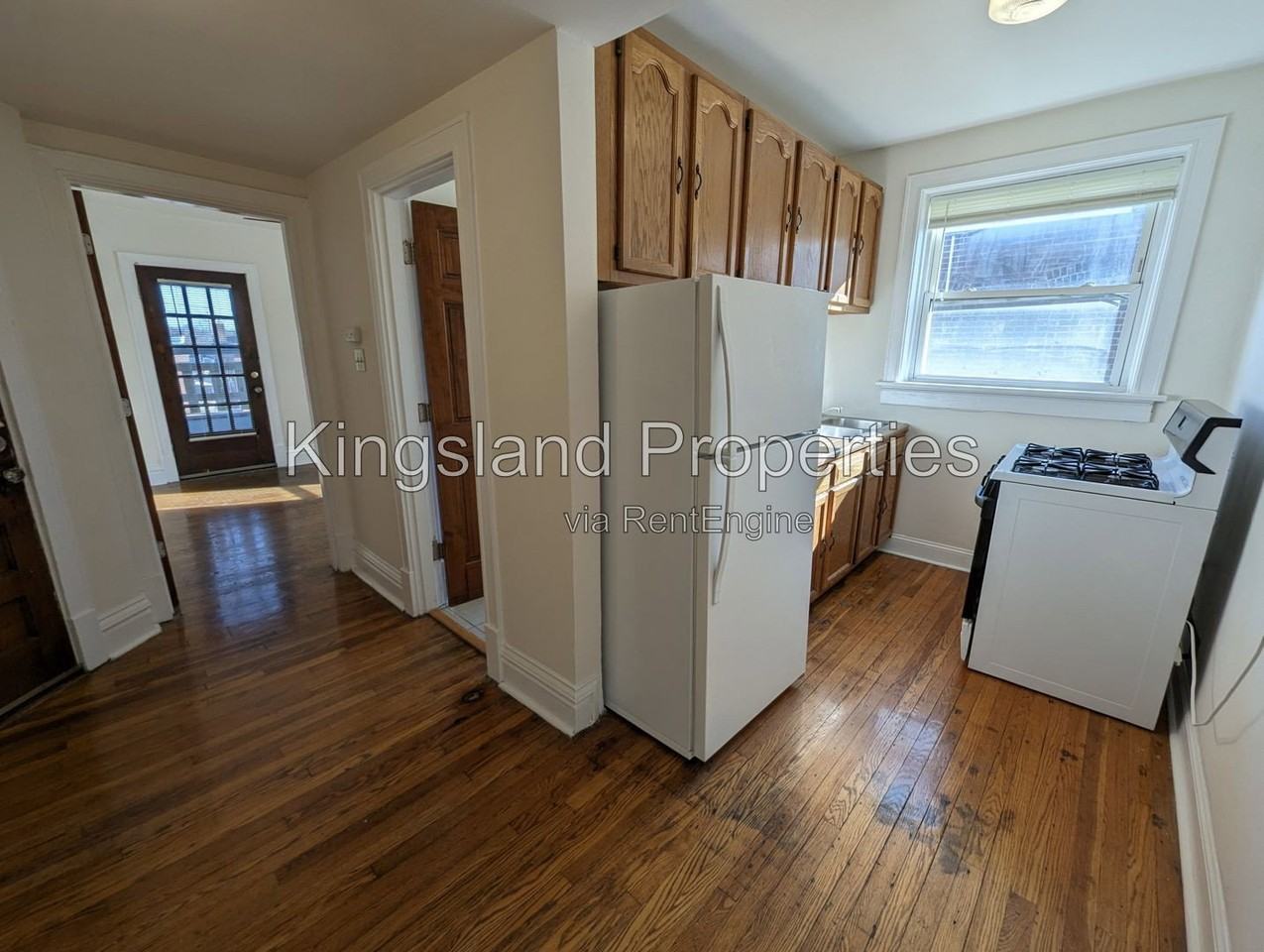 4943 Lindenwood Ave - Photo 6 of 12
