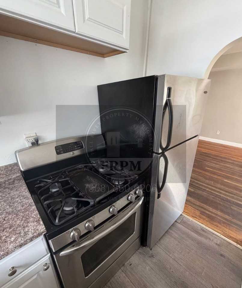 764 Plymouth Ave - Photo 2 of 22