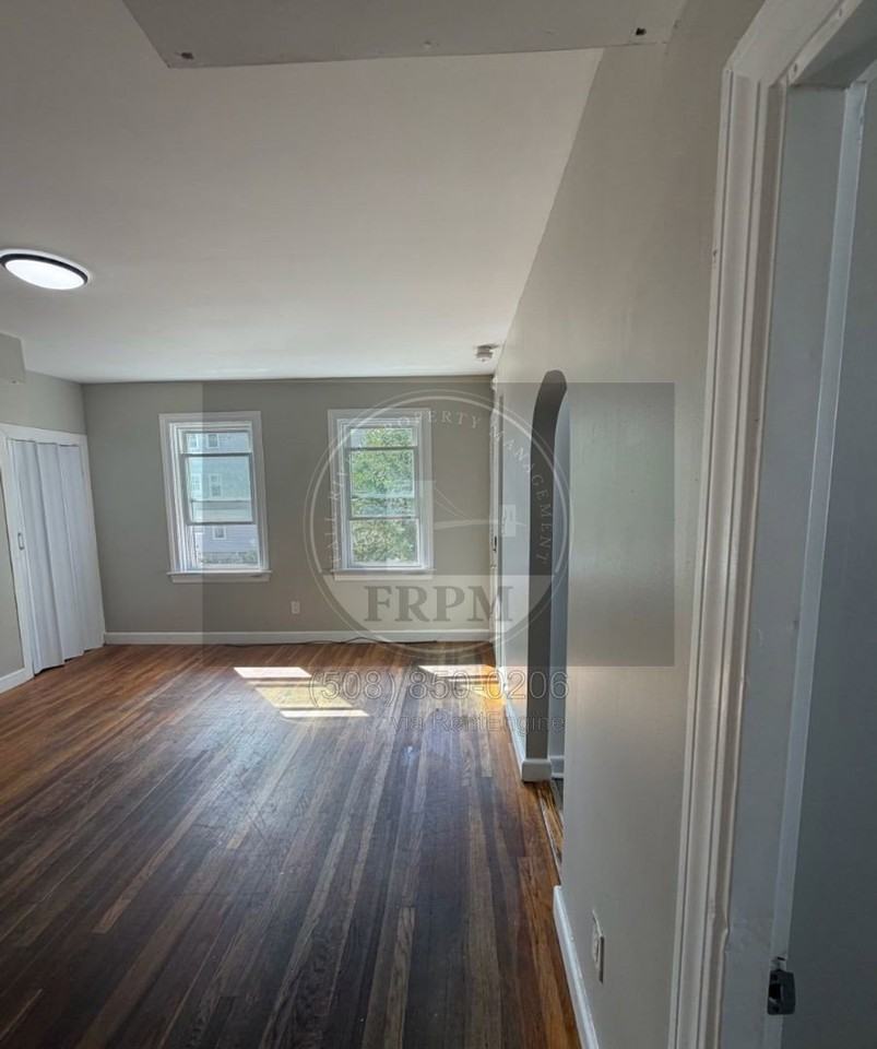 764 Plymouth Ave - Photo 6 of 22