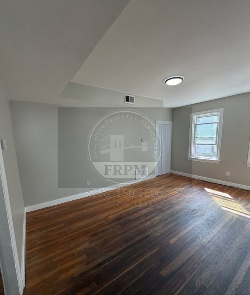 764 Plymouth Ave - Photo 7 of 22