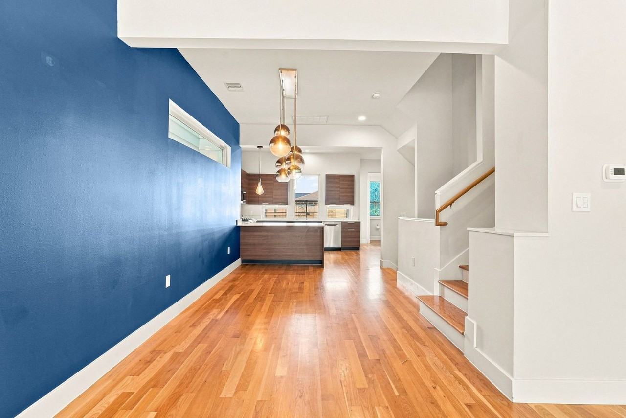 2817 St Emanuel St - Photo 3 of 26