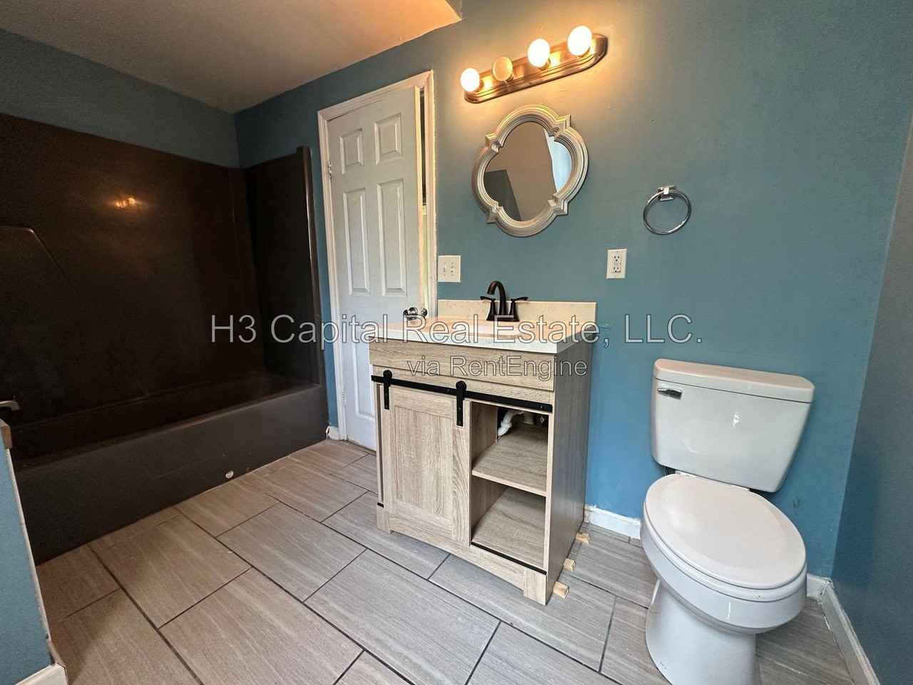 821 Alby St #B - Photo 5 of 10