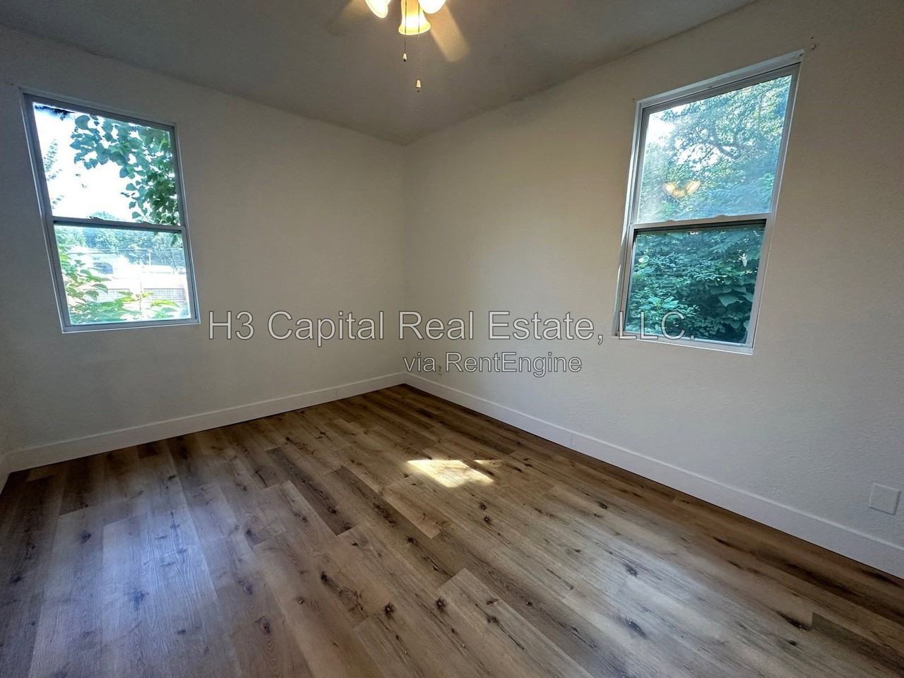 821 Alby St #B - Photo 6 of 10