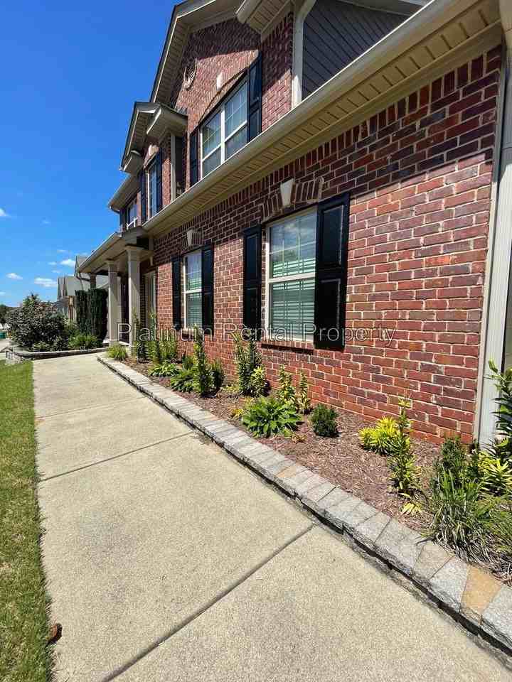516 Sunset St - Photo 4 of 50