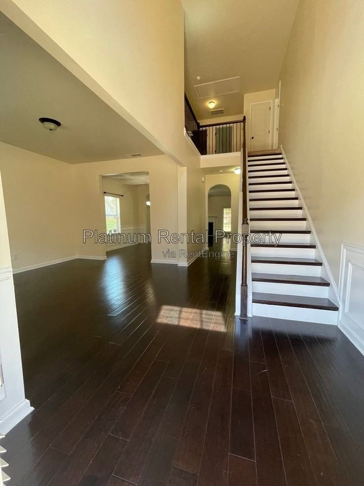 516 Sunset St - Photo 6 of 50