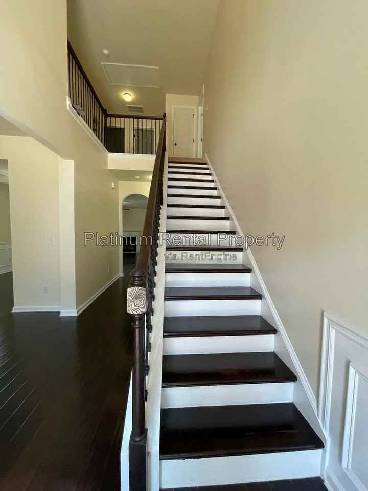 516 Sunset St - Photo 7 of 50