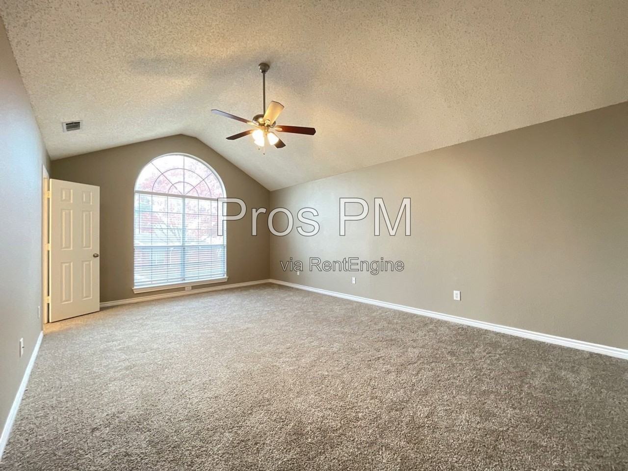 8100 Waimea St - Photo 3 of 45
