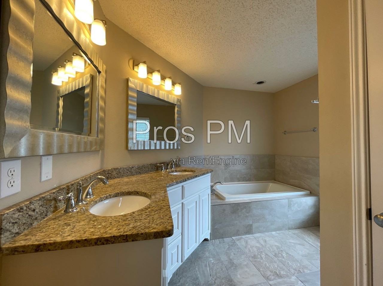 8100 Waimea St - Photo 6 of 45