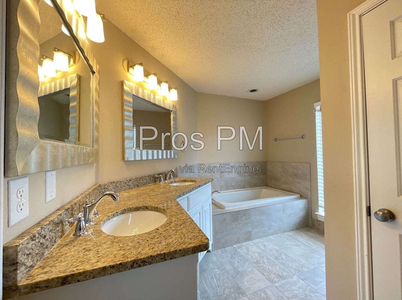8100 Waimea St - Photo 7 of 45