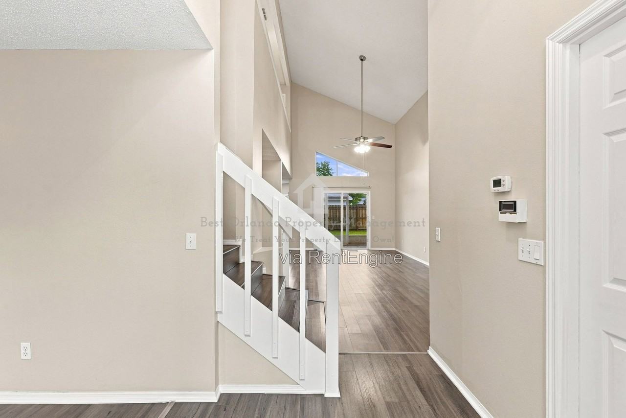12827 Downstream Cir - Photo 4 of 40
